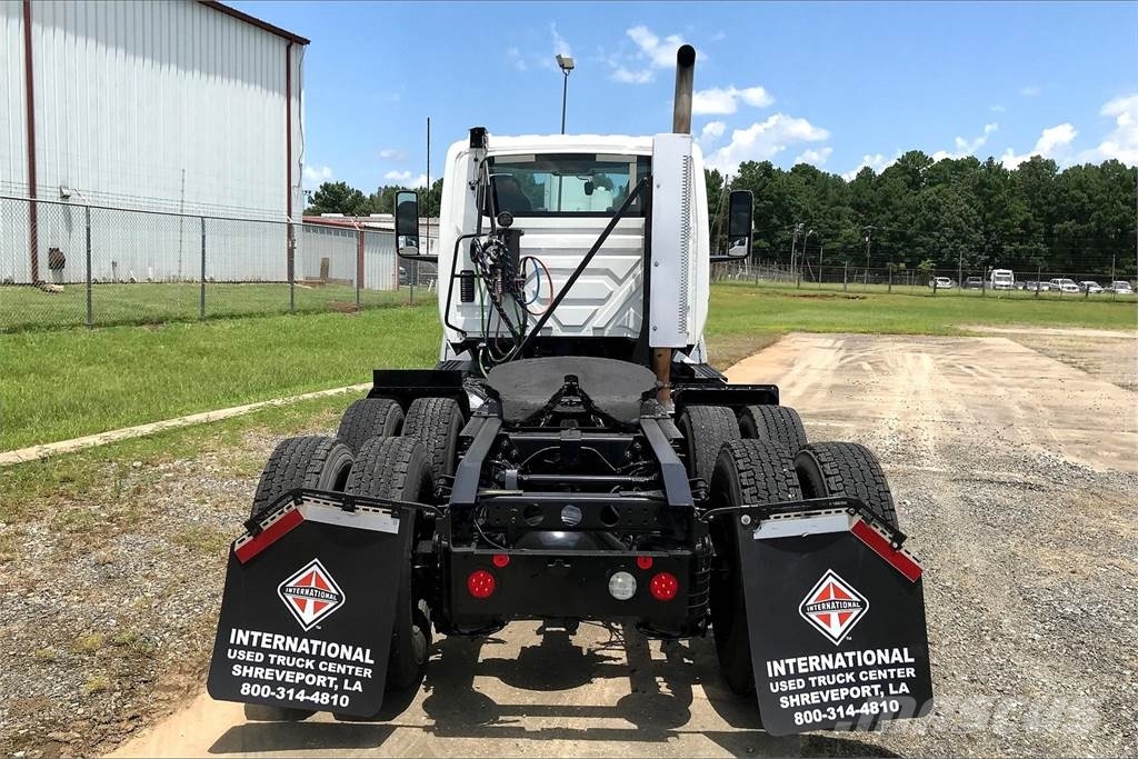 International LT625 6x4 Prime Movers