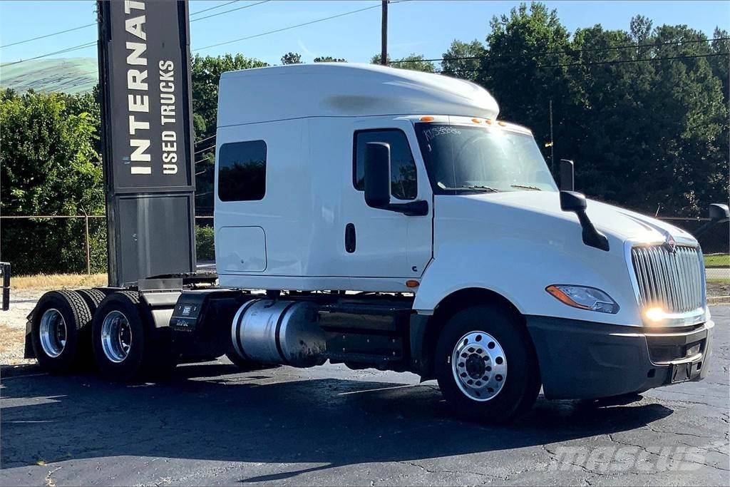International LT625 6x4 Prime Movers