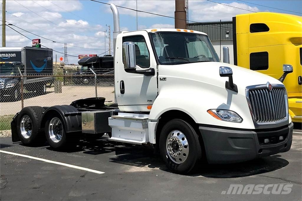 International LT625 6x4 Prime Movers