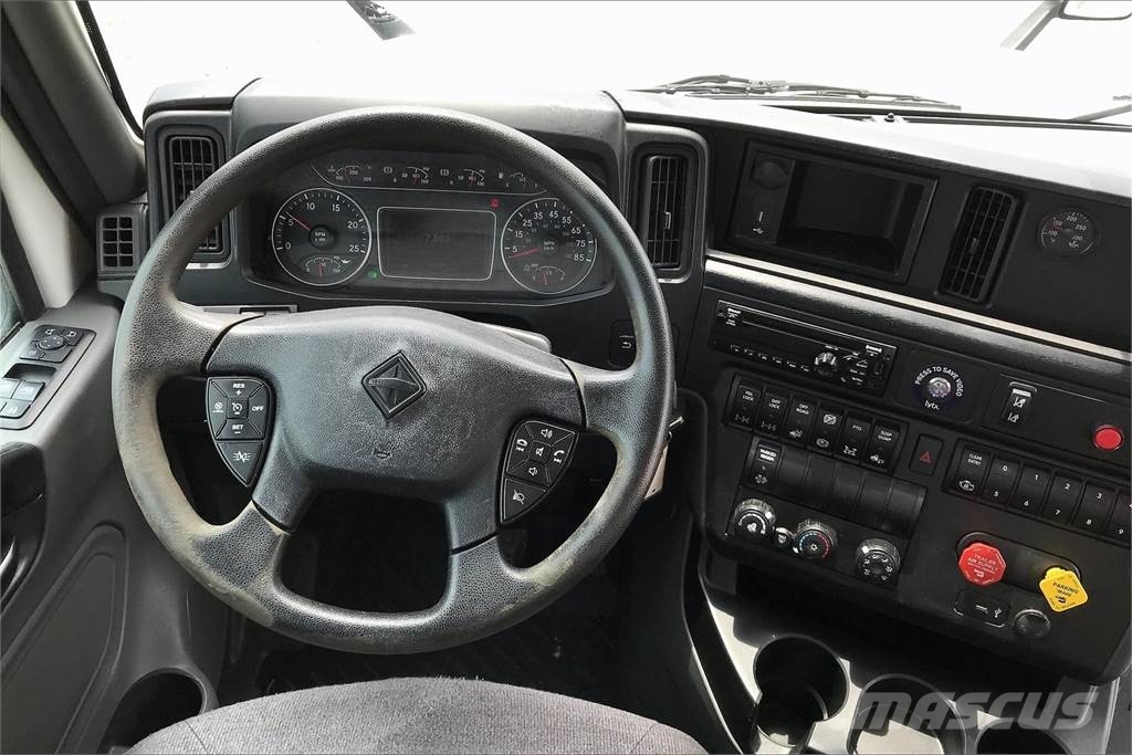 International LT625 6x4 Prime Movers