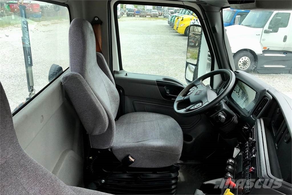 International LT625 6x4 Prime Movers