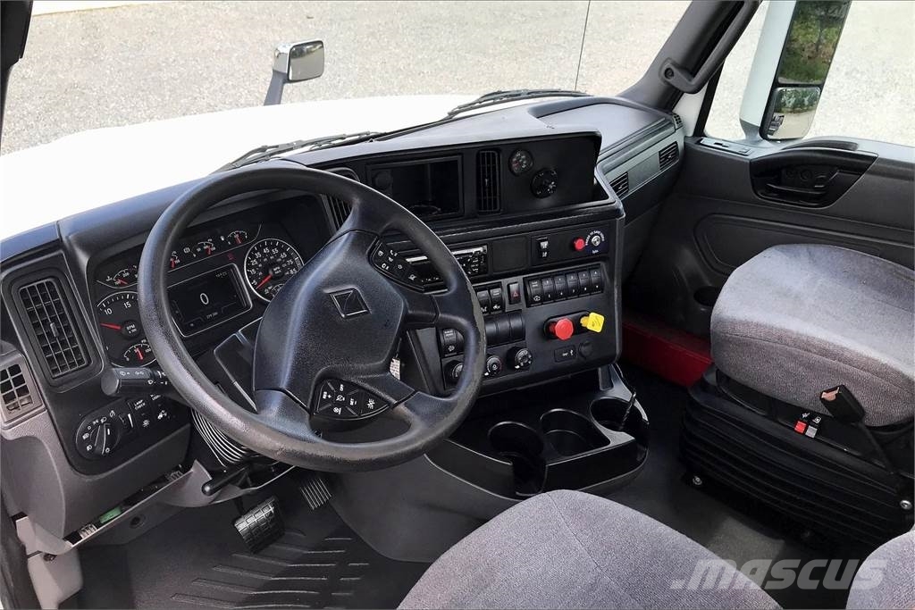 International LT625 6x4 Prime Movers