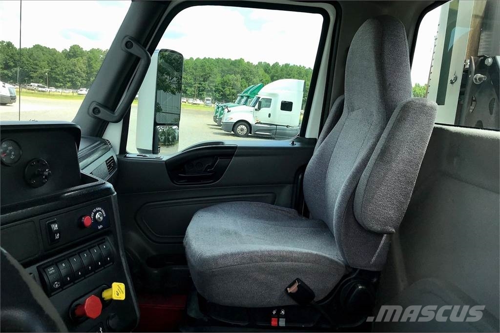 International LT625 6x4 Prime Movers