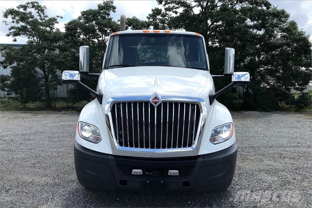 International LT625 6x4 Prime Movers