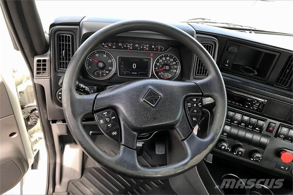 International LT625 6x4 Prime Movers