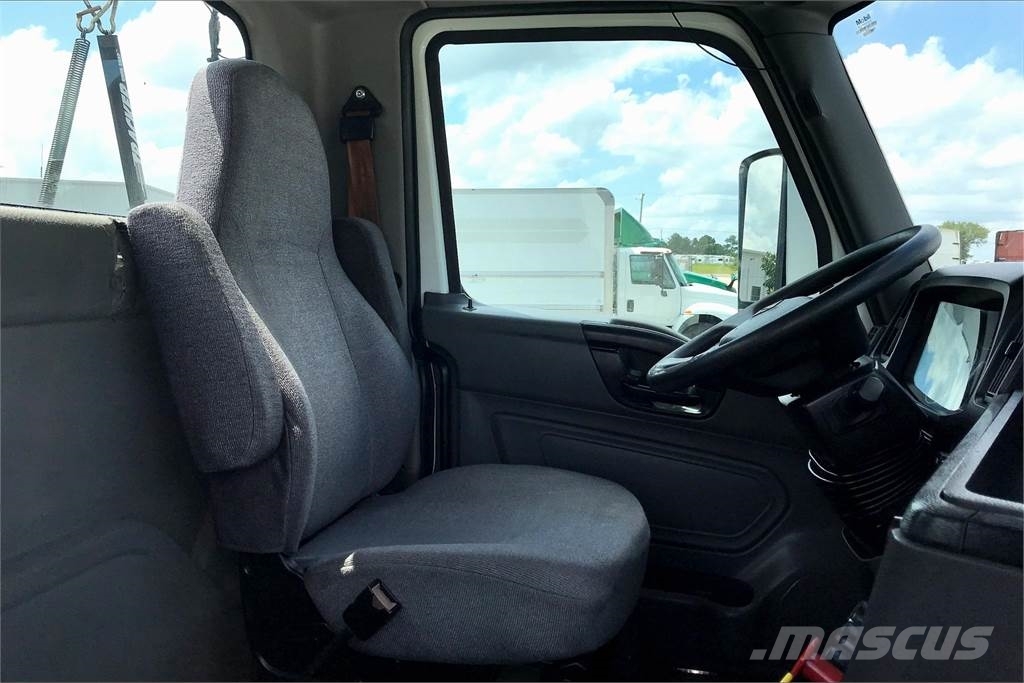 International LT625 6x4 Prime Movers