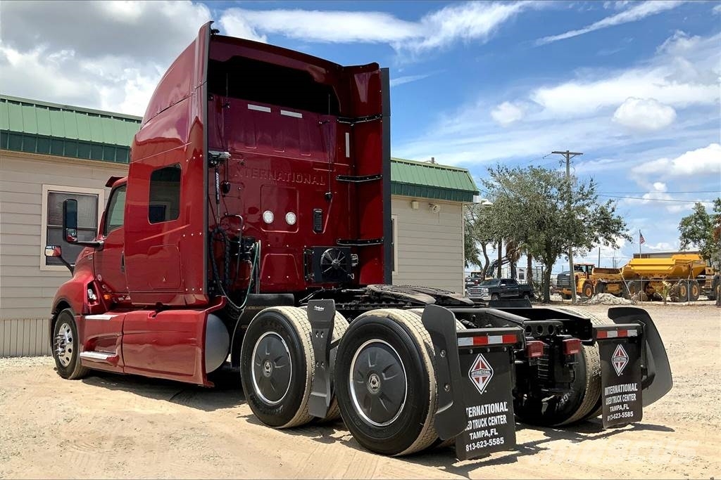 International LT625 6x4 Τράκτορες