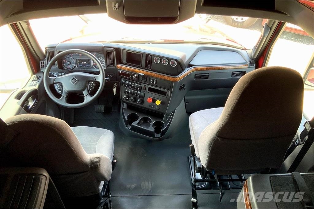 International LT625 6x4 Τράκτορες