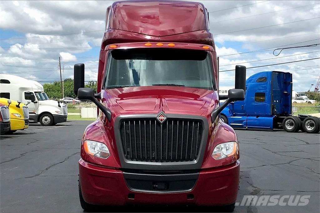 International LT625 6x4 Prime Movers