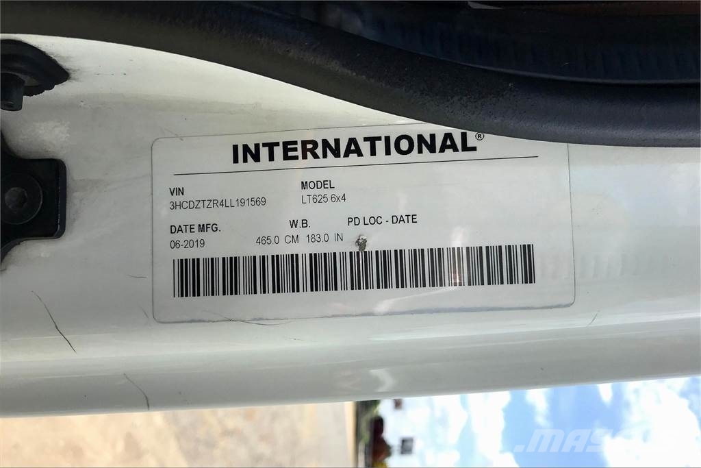 International LT625 6x4 Prime Movers