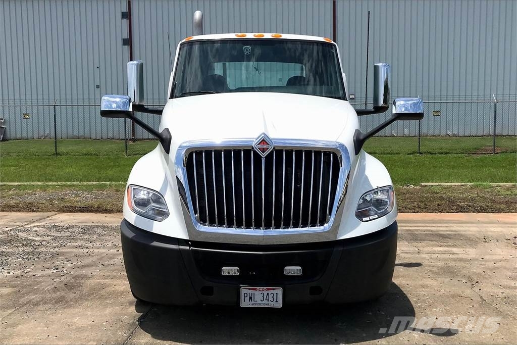 International LT625 6x4 Prime Movers