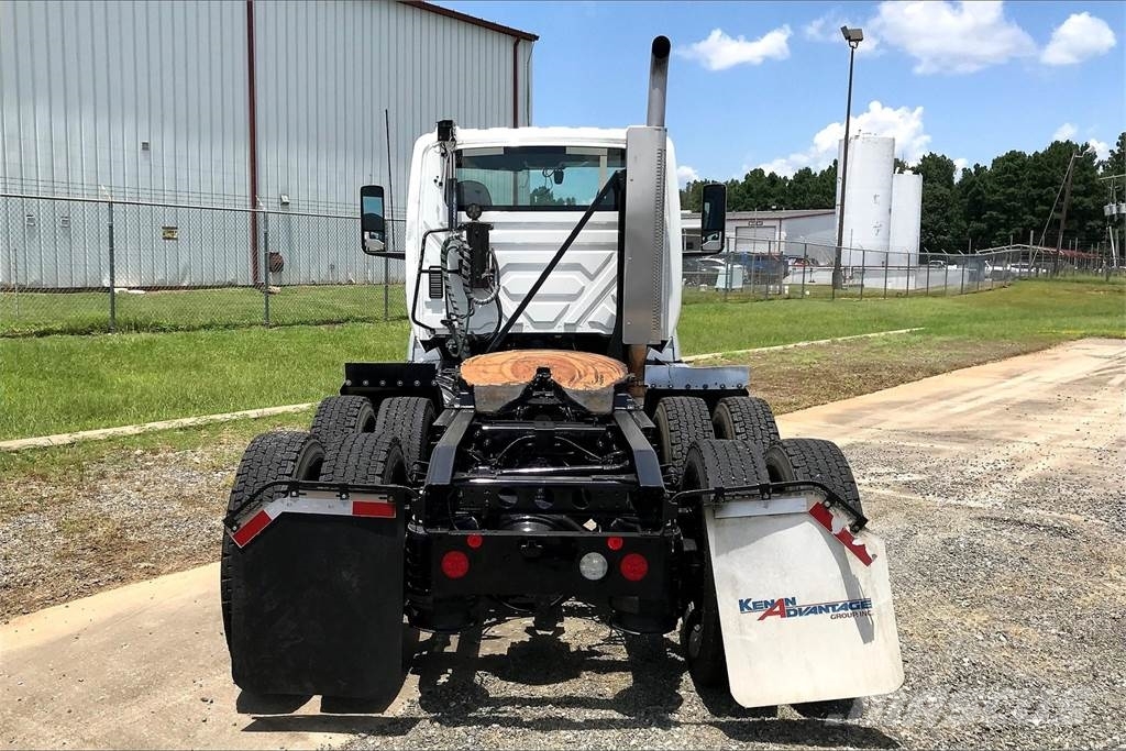 International LT625 6x4 Prime Movers