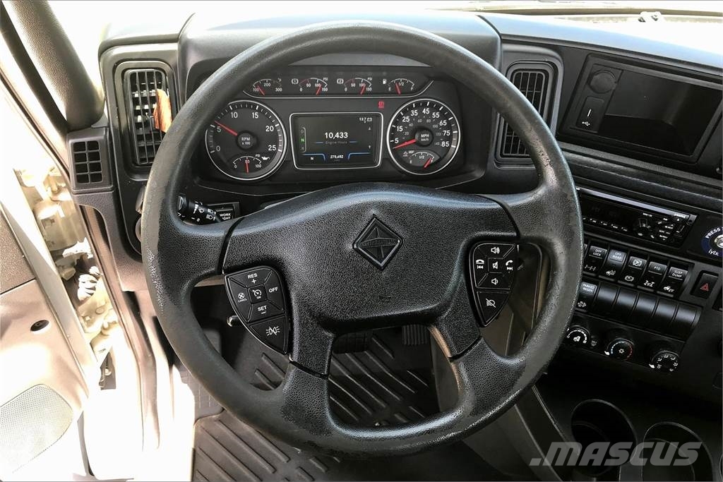 International LT625 6x4 Prime Movers