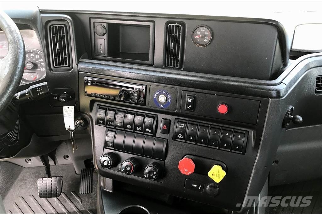 International LT625 6x4 Prime Movers
