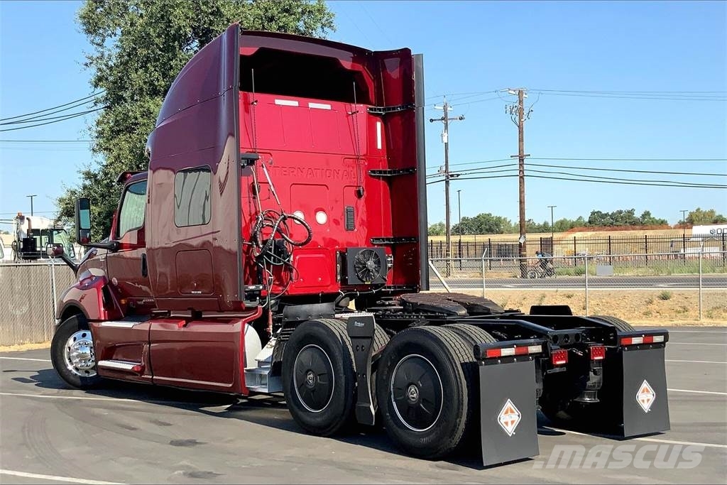 International LT625 6x4 Prime Movers