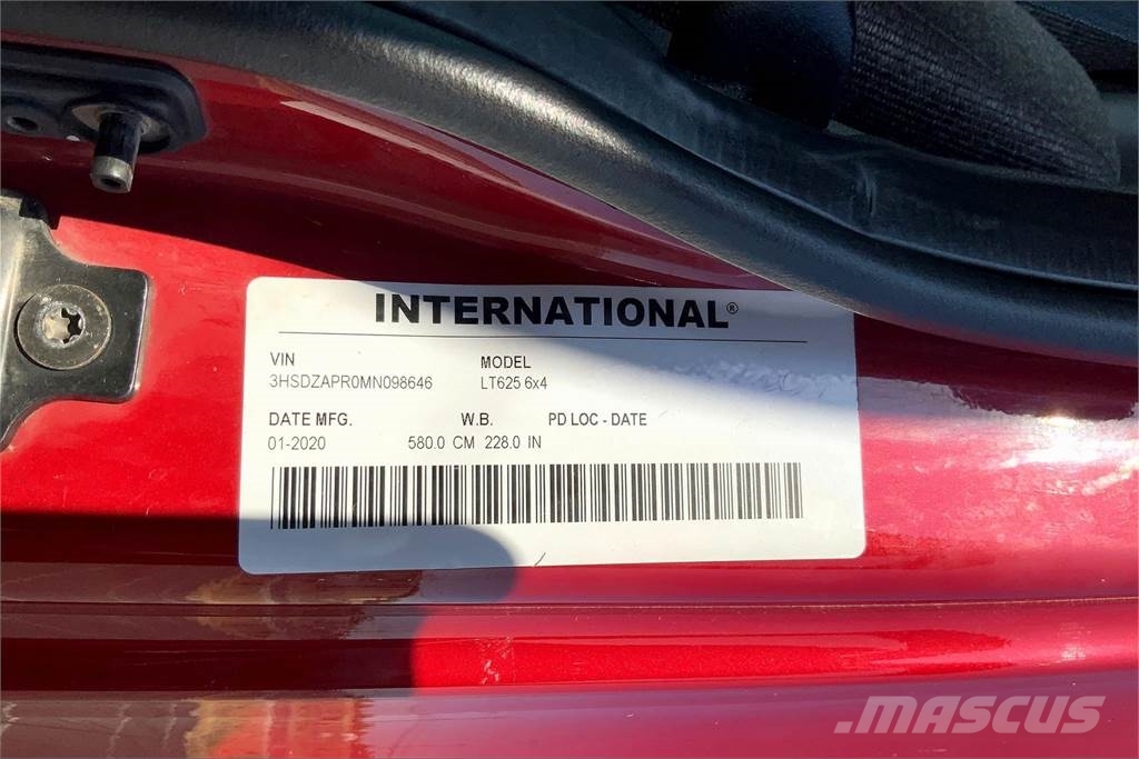 International LT625 6x4 Prime Movers