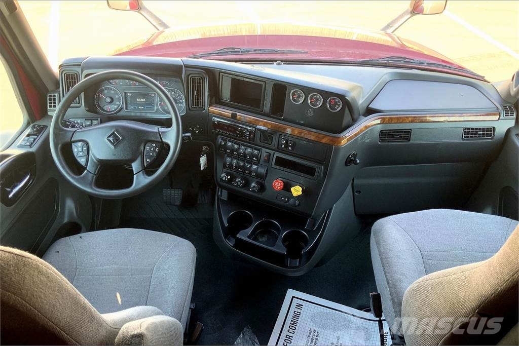 International LT625 6x4 Prime Movers