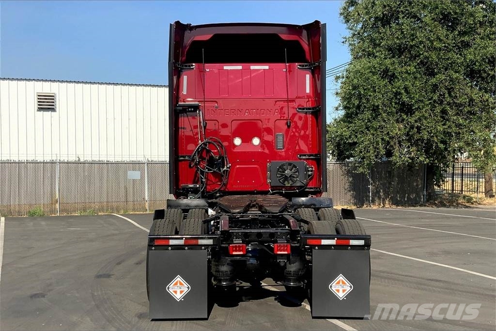 International LT625 6x4 Prime Movers