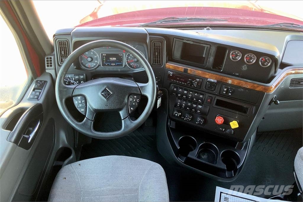 International LT625 6x4 Prime Movers