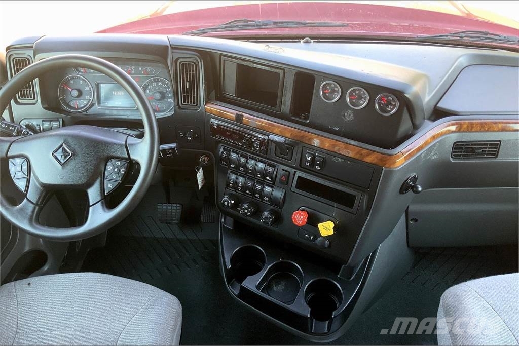 International LT625 6x4 Prime Movers