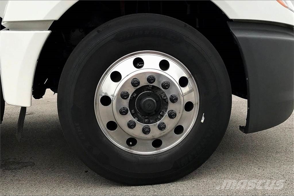 International LT625 6x4 Prime Movers