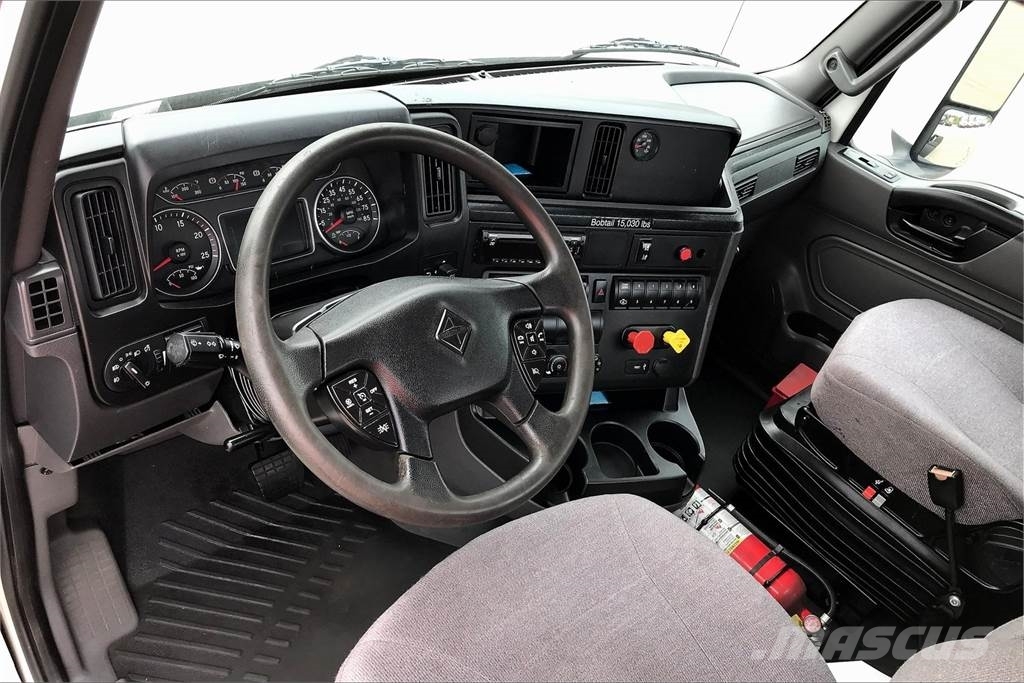 International LT625 6x4 Prime Movers