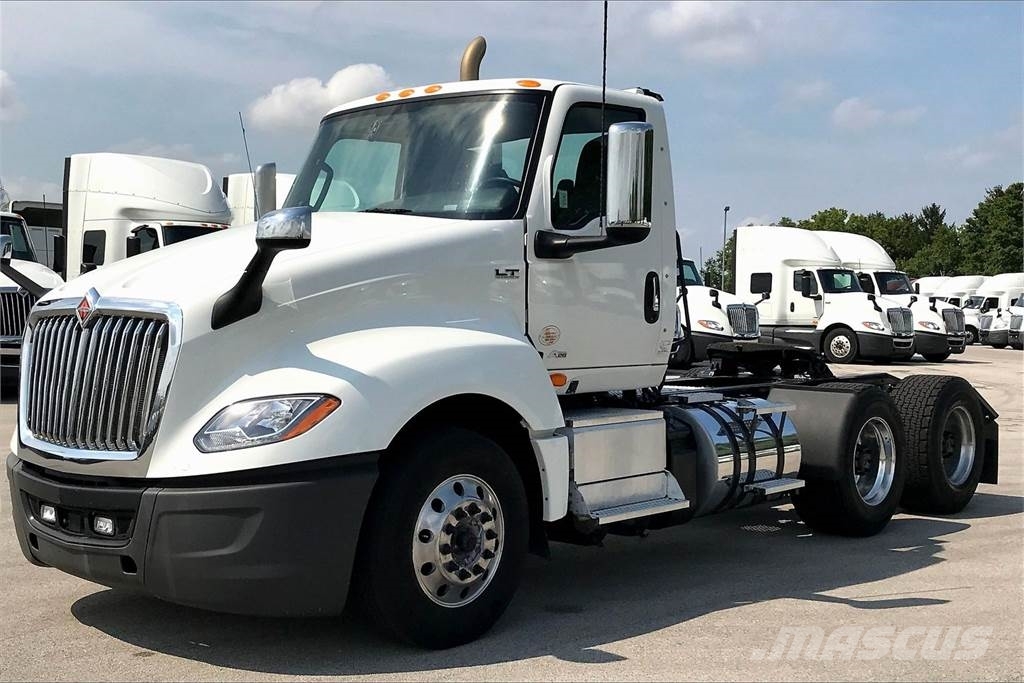 International LT625 6x4 Prime Movers