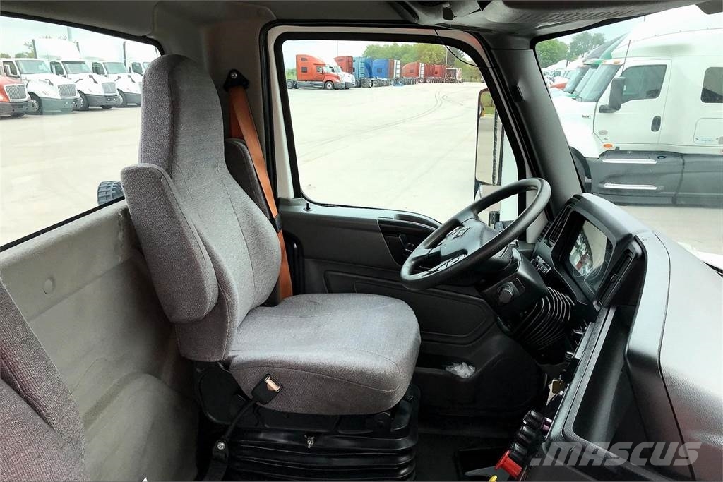 International LT625 6x4 Prime Movers