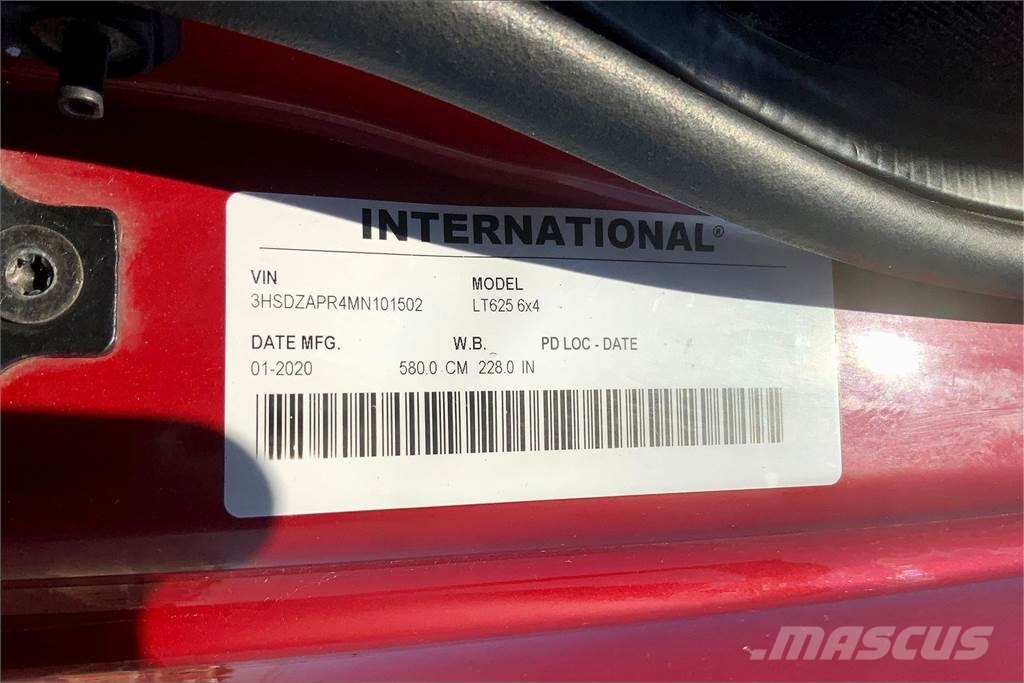 International LT625 6x4 Prime Movers