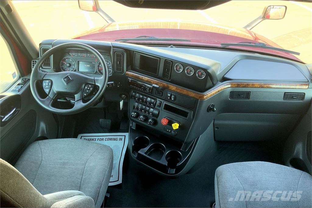 International LT625 6x4 Prime Movers