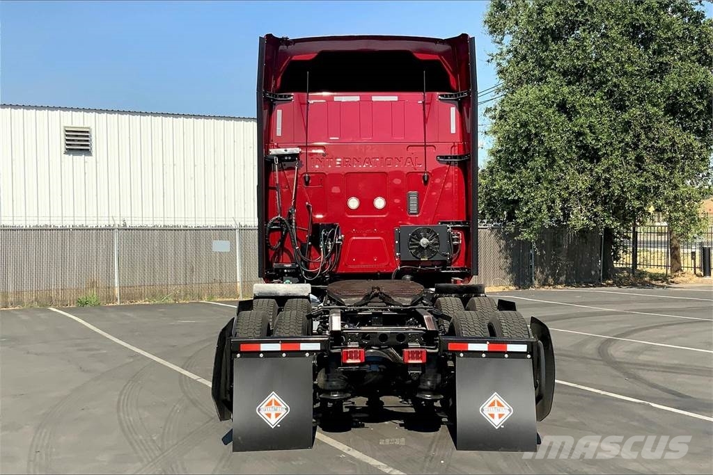 International LT625 6x4 Prime Movers
