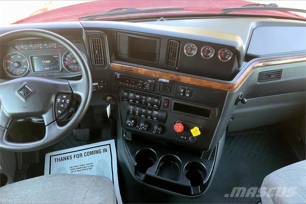 International LT625 6x4 Prime Movers