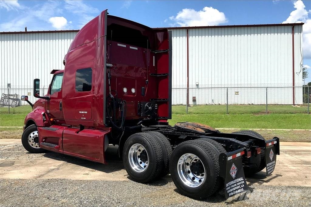 International LT625 6x4 Prime Movers