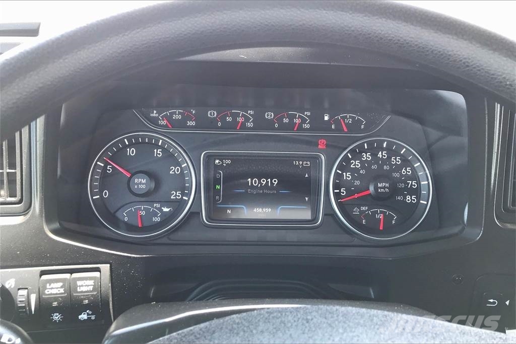 International LT625 6x4 Prime Movers