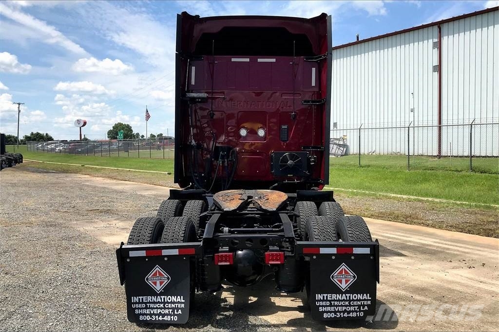International LT625 6x4 Prime Movers
