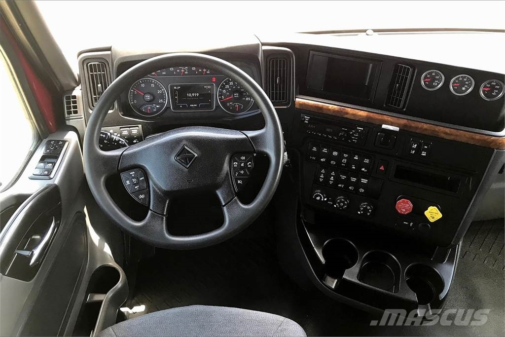 International LT625 6x4 Prime Movers