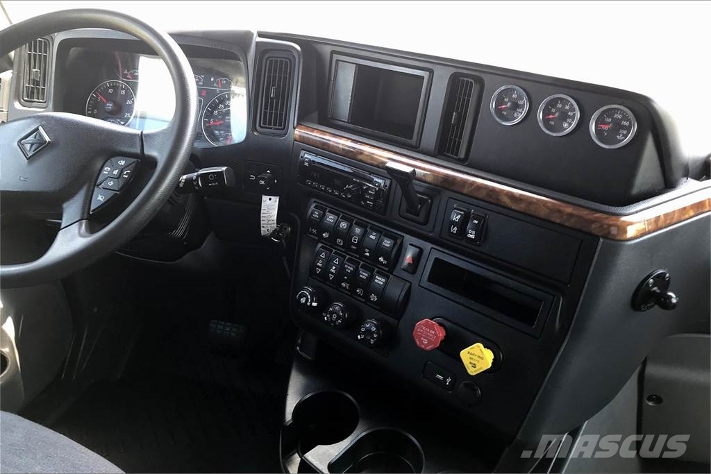 International LT625 6x4 Prime Movers
