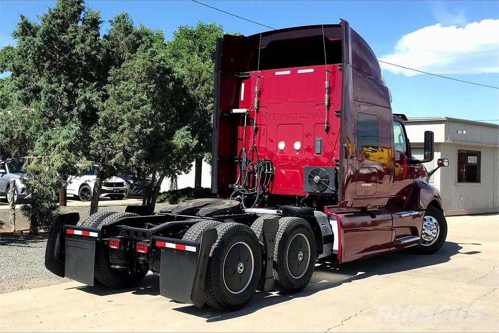 International LT625 6x4 Prime Movers