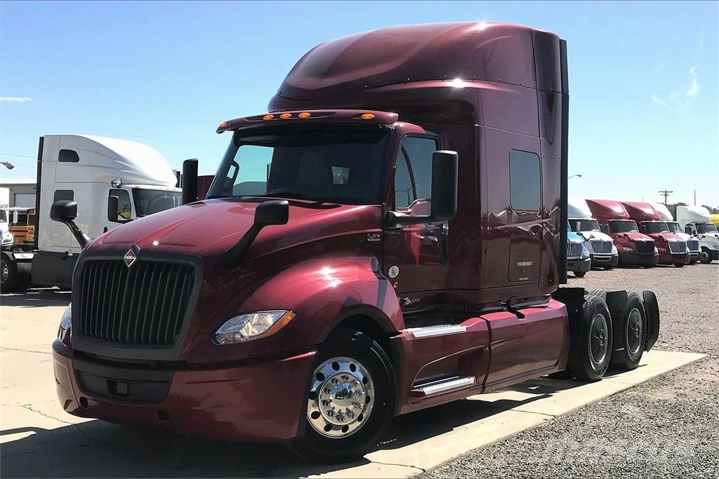 International LT625 6x4 Prime Movers