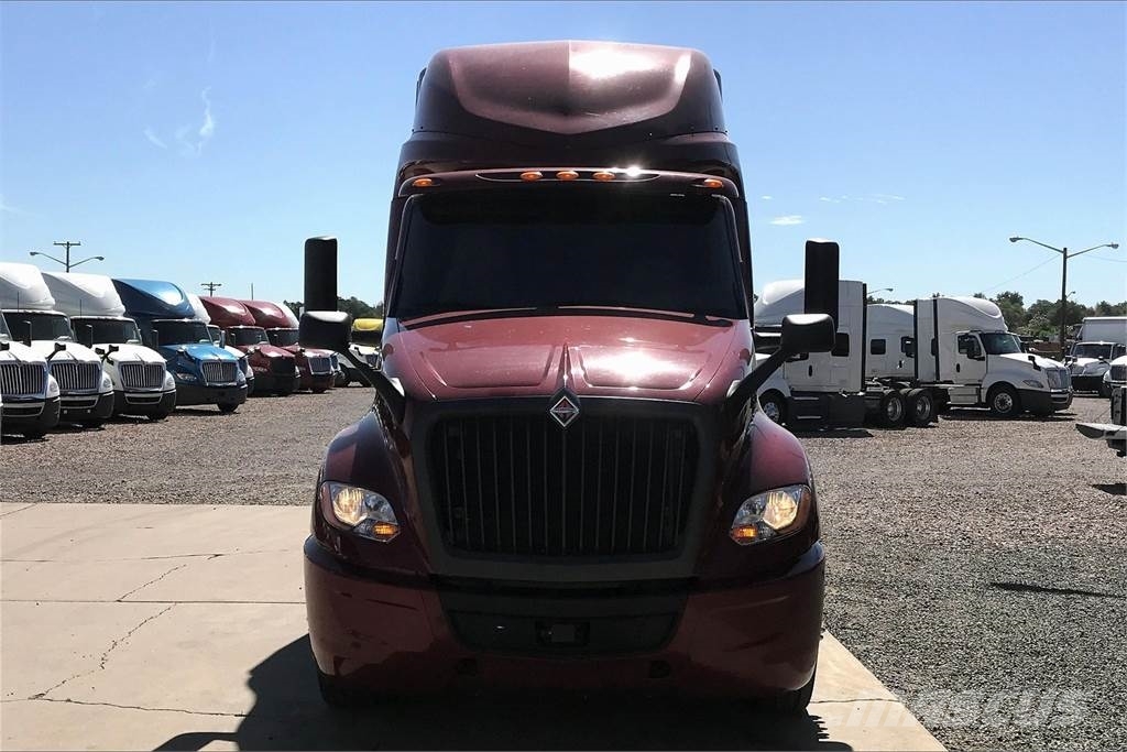 International LT625 6x4 Prime Movers
