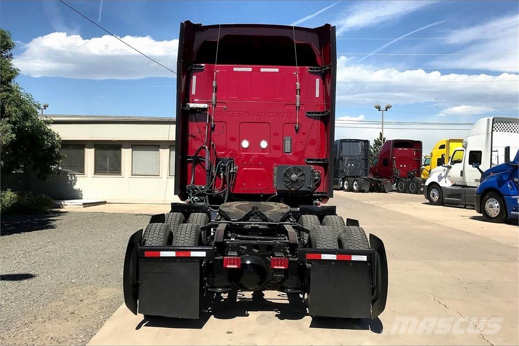 International LT625 6x4 Prime Movers