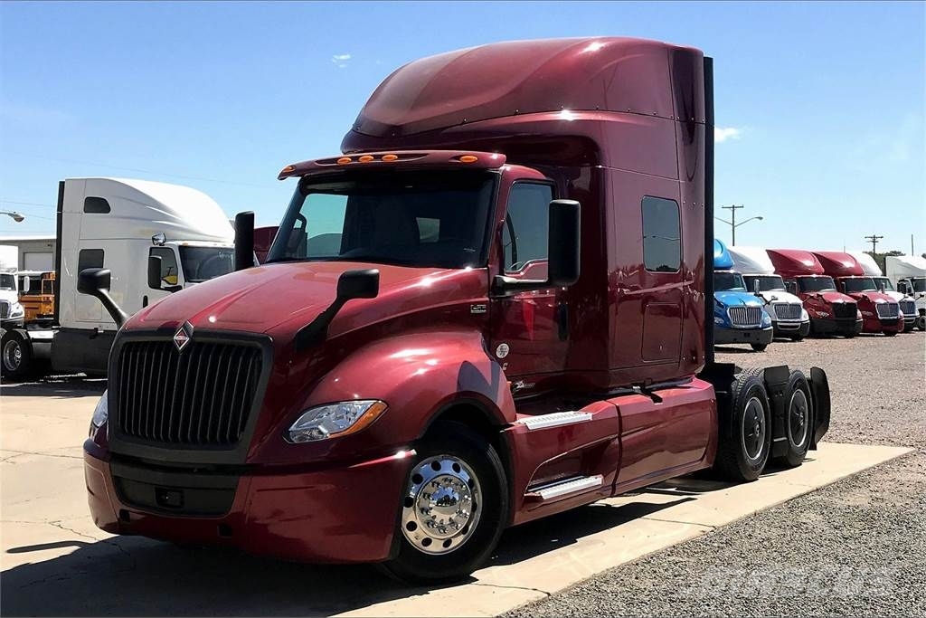 International LT625 6x4 Prime Movers