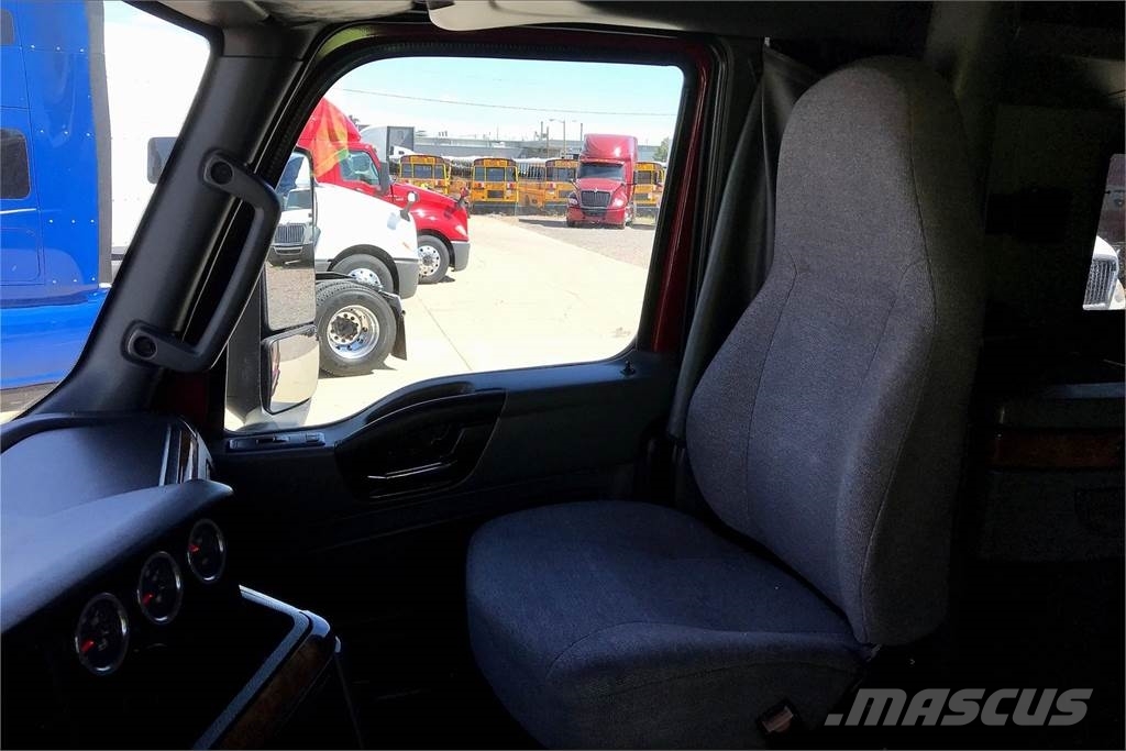 International LT625 6x4 Prime Movers