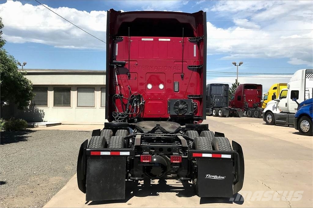 International LT625 6x4 Prime Movers