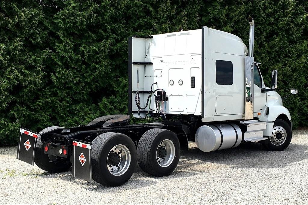 International LT625 6x4 Prime Movers