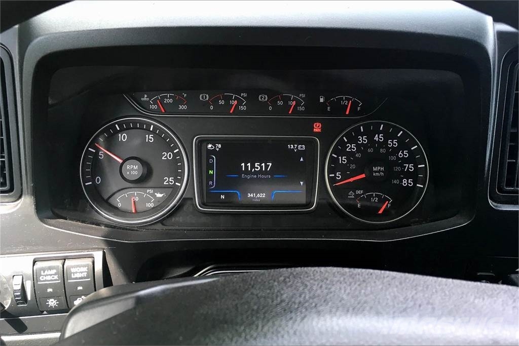 International LT625 6x4 Prime Movers