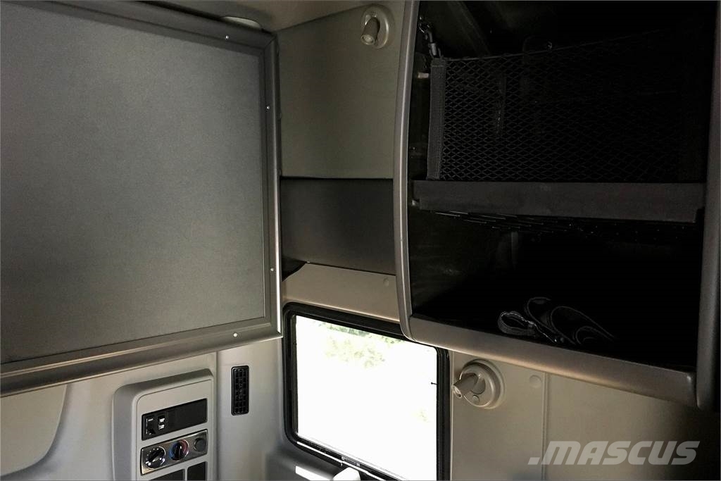 International LT625 6x4 Prime Movers