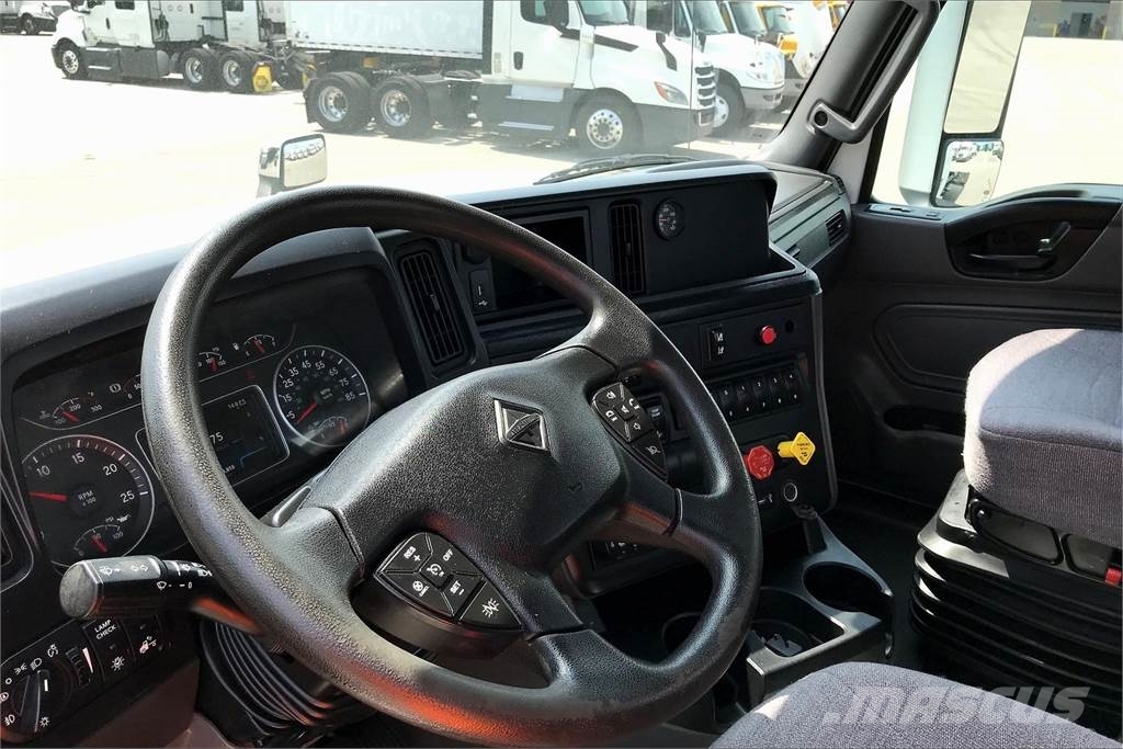 International LT625 6x4 Prime Movers