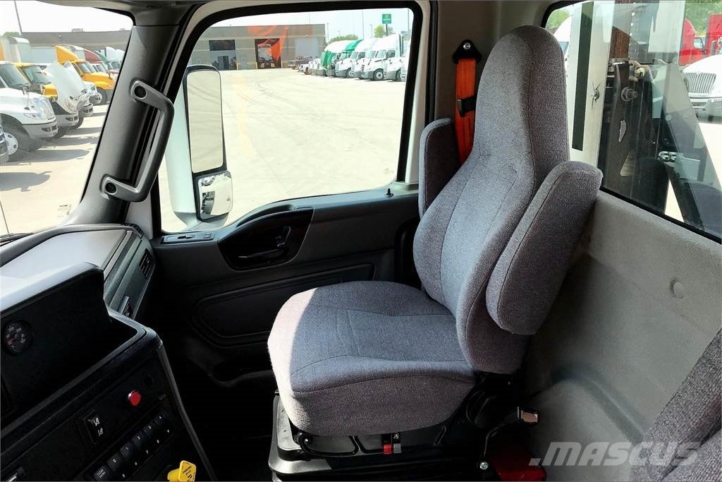 International LT625 6x4 Prime Movers