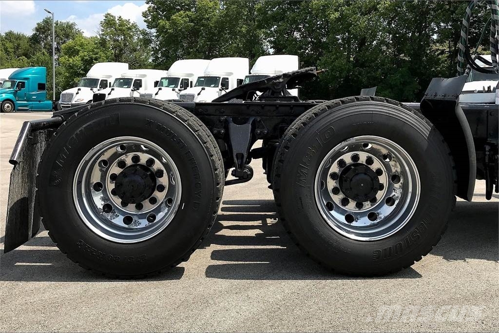 International LT625 6x4 Prime Movers